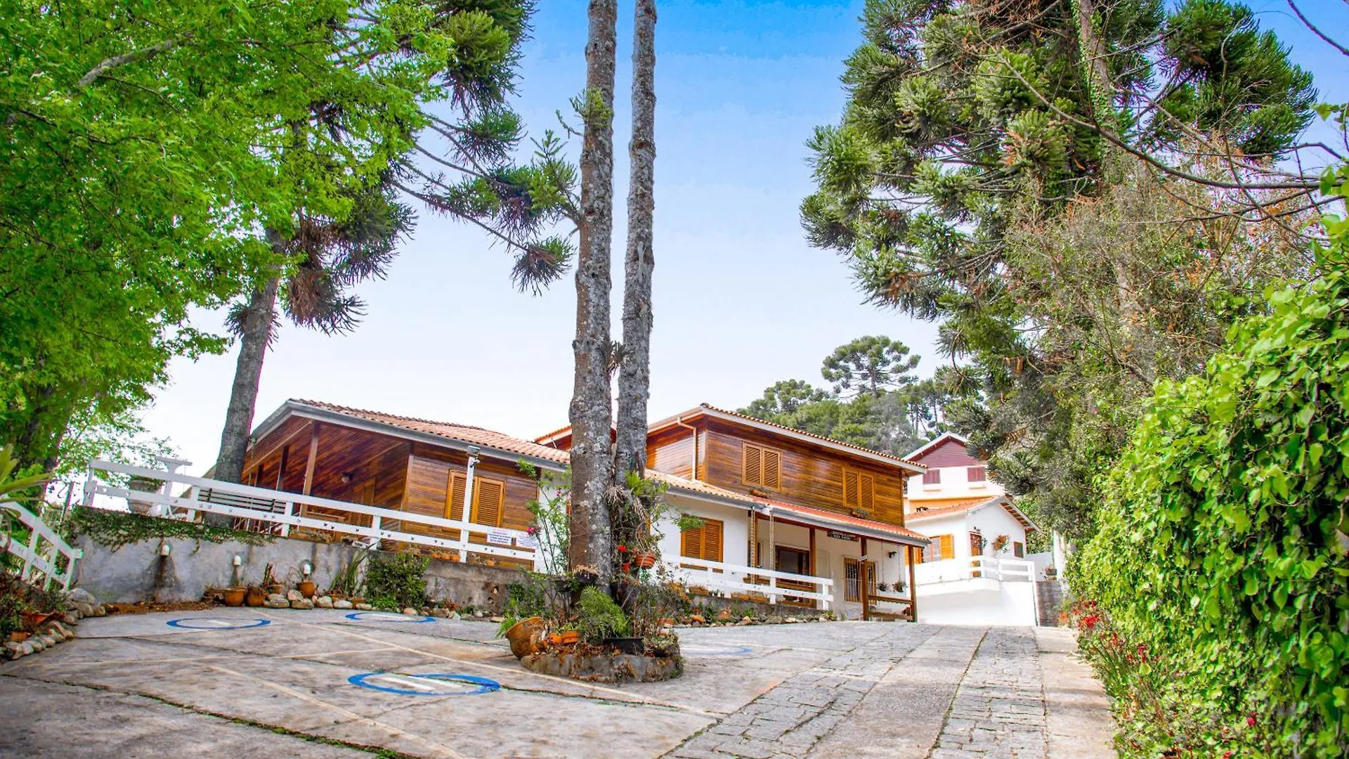 Pousada Das Flores Campos do Jordao Guest house