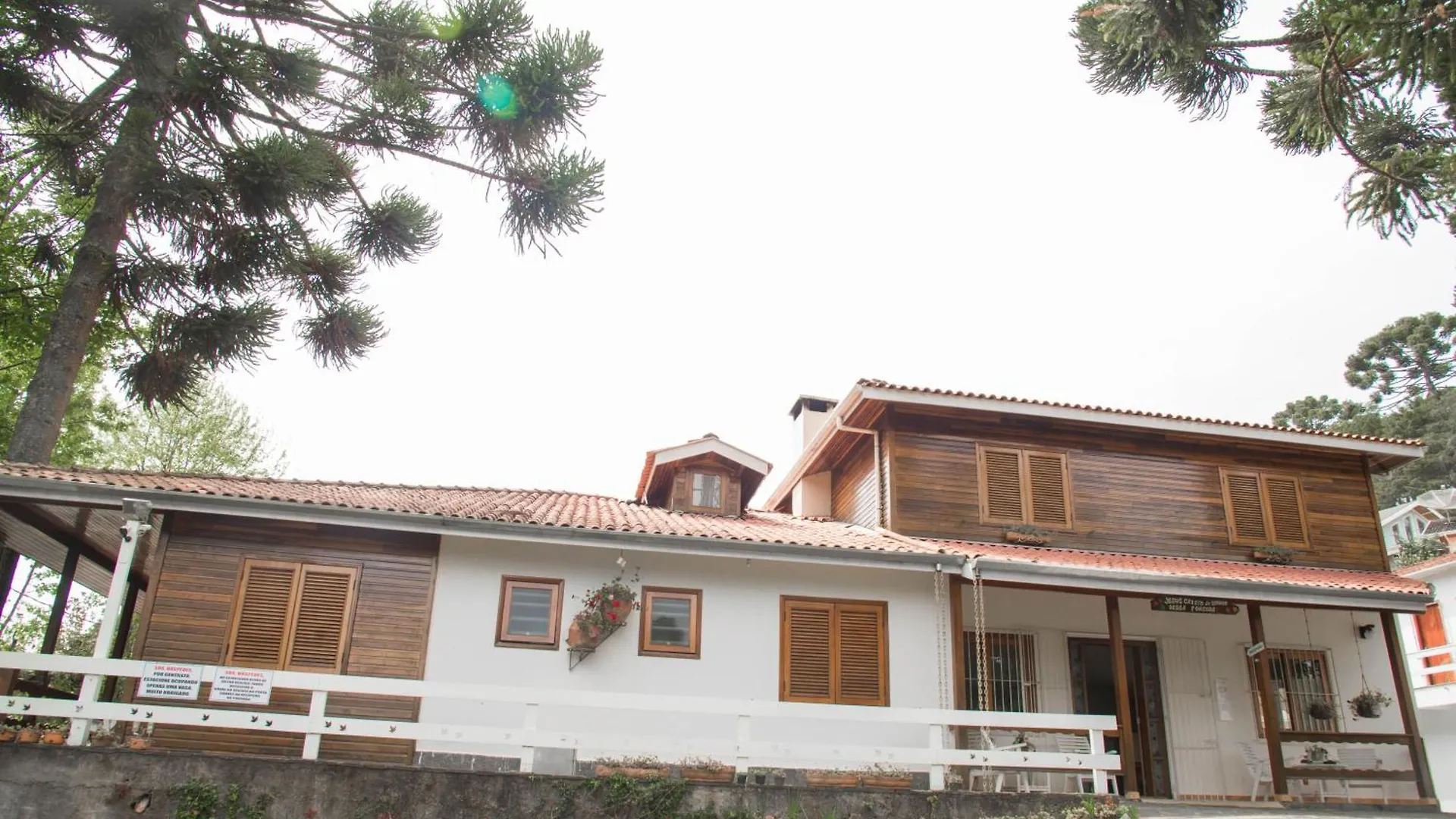 Guest house Pousada Das Flores Campos do Jordao